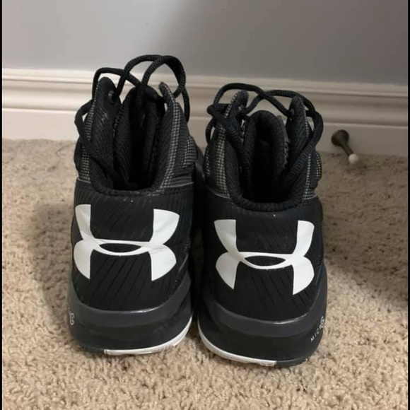 Under armour Basketball Shoes - Picture 3 of 3